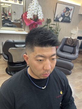 シックスバーバーショップ(SIX BARBER SHOP) フェザーアップ