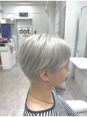 センターパート×ホワイトカラー