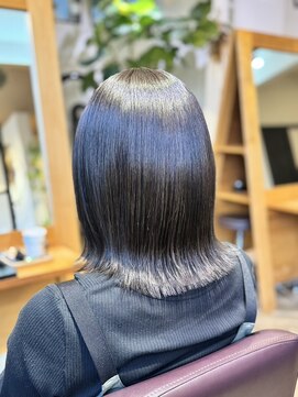 ディア レストマン(DEAREST MAN) ツヤ感オリーブカラー外ハネボブ