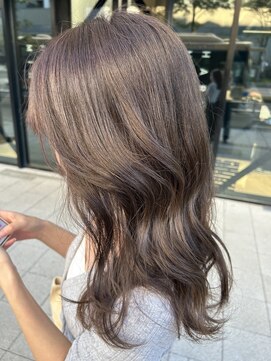 ハルキミナト ジャパン ヨコハマ(HARUKI MINATO japan YOKOHAMA) 柔らかグレージュレイヤー　20代/30代/40代女性