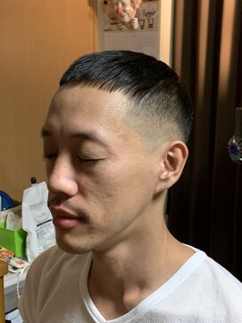 床屋オンベース 新小岩(床屋 on BASE) フェードクロップ