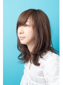 いつものミディアムに毛先の動きでアクセント♪