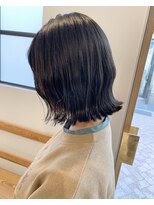 ステイシー(stay she)&nbsp;切りっぱなしボブ × ネイビーブルー