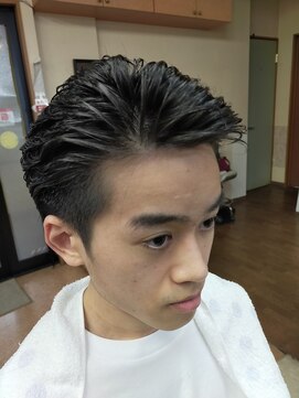 カットライン(CUT LINE) ミディアムツーブロック