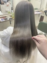 イリゼ(IRISE)&nbsp;【ブリーチあり】ミルクティーグレーカラー　担当　木曽