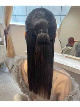 ミラ(Mila) 大人気艶感アレンジ！ストレートハーフアップ♪ロングアレンジ！