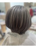 白髪ボカシのハイライトデザイン