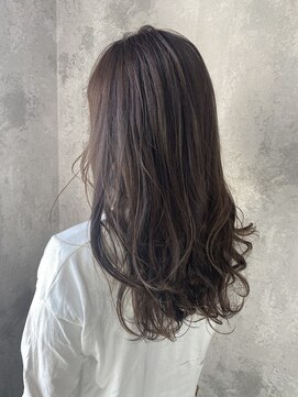 アトリエナガノ(atelier nagano) ニュアンスカラー/センターパート/ツヤ髪スタイル/ブルージュ