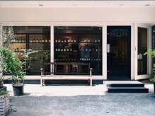 ロムサンク(L'HOMME CINQ)の雰囲気（飲食店や古着屋さんなどが並ぶ通りにあります。）