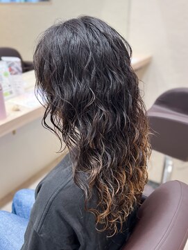 シュク 高円寺(SYUK) レイヤーパーマ/スパイラル/ケア/ロング【SYUK高円寺】kanna