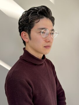 サイドパートスタイル