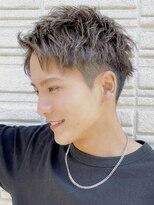 テン 心斎橋(tenn.) アクティブショートフェザーパーマルーズショートセンターパート