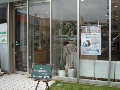 大通りから目立ちます！気軽にご来店ください☆