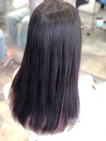 トゥエンティーフォー(24)&nbsp;ミディアムからロングへ変身★インナーカラーもブリーチいらず！