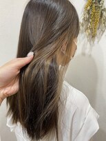 エンリー(ENlee)&nbsp;【川瀬莉穂】ミルクティーベージュ×イヤリングカラー