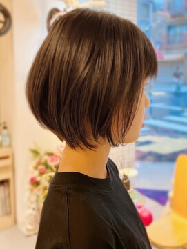 フォーエス(4S) 初めてのショートヘア