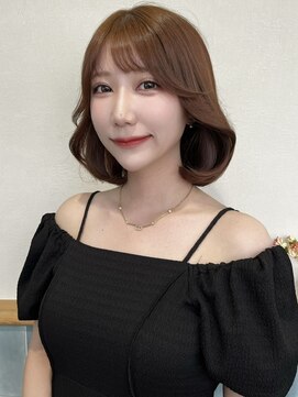 ハチ(HACHI) ふんわり内巻きボブのナチュラルガーリー