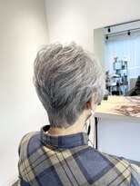 ストフ(stof)&nbsp;ショートレイヤー/酸性パーマ/グレイヘア