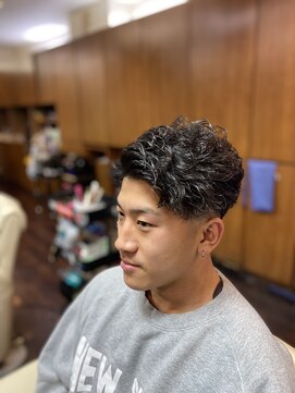 ありとみ 七三オールバックパーマ