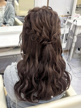 ヘアセットアリエス(aries) 編み込みハーフアップ