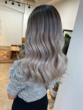メリー オオサカ(Merly Osaka) white silver balayage