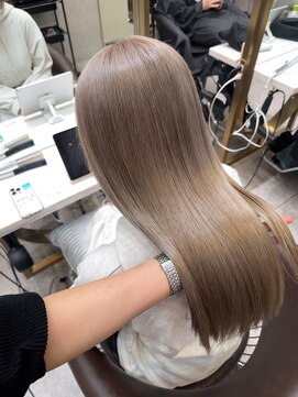 ロンド レア 天神大名店(Lond Le’a) ホワイトブロンド/イメチェンヘアスタイル/美髪のススメ