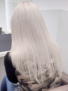 ジィルム(XELM) ハイライトカラーミルクティーベージュレイヤーカット