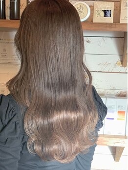 うるツヤ髪になれるオイルinカラー！オーガニックオイルをカラーに混ぜて透明感のあるうるツヤ髪に。