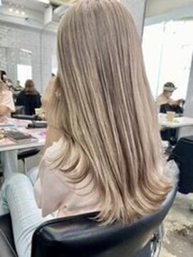 マジコ 原宿(Magico) ベージュ/ダブルカラー/ケアブリーチ/髪質改善/原宿