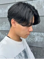 ヒュイル バイ ニアウ(Hwyl by Niau) MEN’S/リバースセンターパート/ニュアンスパーマ/伊勢崎