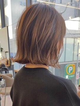 アイドットプラス 札幌大通り(i.+ODORI) 前髪ありぷつっと外ハネ顔周りレイヤーボブ