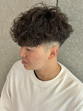 ニアウ 太田店(Niau) MEN’S HAIR/波巻きツイストスパイラル/リバースセンターパート