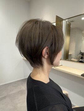 アオ(Ao) 丸みショート
