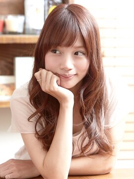 フェティッシュ(fetish) フェミニンな抜け感、やわらかパーマ