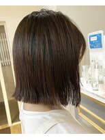 ネオリーブ クーロ(Neolive curro) 外ハネぷつっとボブ