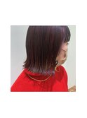 ○ぱんと切りっぱなしボブ に チ ェ リ ー レ ッ ド ハイライト