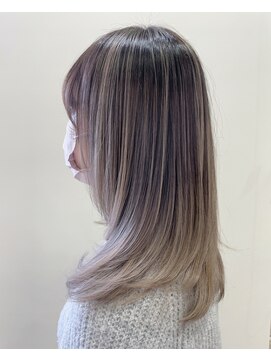 イト(ito.) 外国人風バレイヤージュウルフ_アースカラーくびれヘア