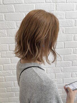 デイジー インデックスヘア 大島店(DAISY index hair) ハイトーン バレイヤージュ 金髪ボブ ロブヘア 外ハネボブ