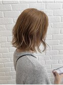 ハイトーン バレイヤージュ 金髪ボブ ロブヘア 外ハネボブ