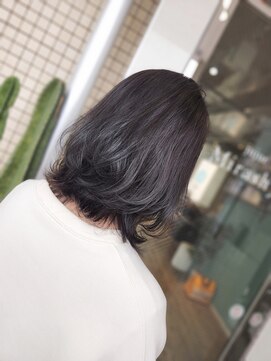 ミラシィ 稲毛(Mirashy) 明るすぎない大人可愛いブルーブラック