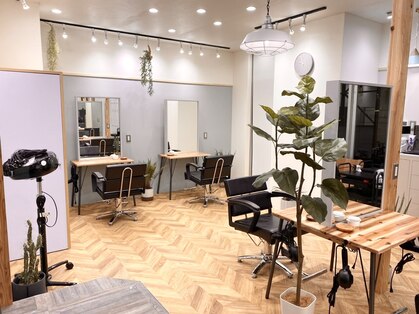 アグ ヘアー モーネ 徳島佐古ハローズ前店(Agu hair mohne)の写真