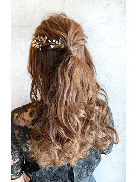 ルアン(Luan) 結婚式ハーフアップ◎