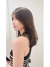 アワー(hour) "2025"トレンドは重軽な質感がオススメ♪