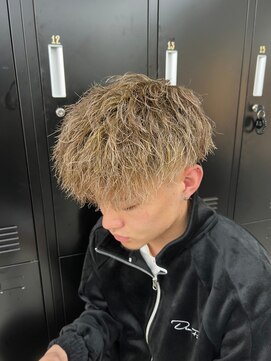 ベルクロー バイ アリープ(Bel.crow by ALEAP) ツイストパーマ/ベージュカラー/ブリーチデザイン