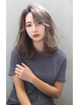 ロゼ 甲子園口(Rose) 【ROSE】レイヤーカット＿ハイライト＿白髪ぼかし＿ブリーチ