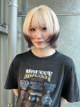 ソル バロール 表参道(SOL .valor) ホワイトブロンド ルーツカラー / レイヤーボブ