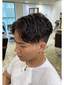 メゾンフォーメン 心斎橋店(Maison for men) センターパート/スパイラルパーマ/テーパーフェード