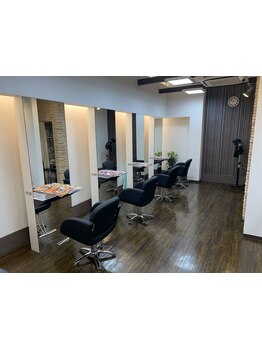 髪のことを考えた丁寧なカウンセリングと高い技術で、あなたのなりたいを叶えます！アットホームな空間も◎