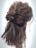 セブンフィズ(SEVEN fizz)&nbsp;リボンがかわいいハーフアップ