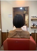 どんな世代にも似合う艶ありショートボブ